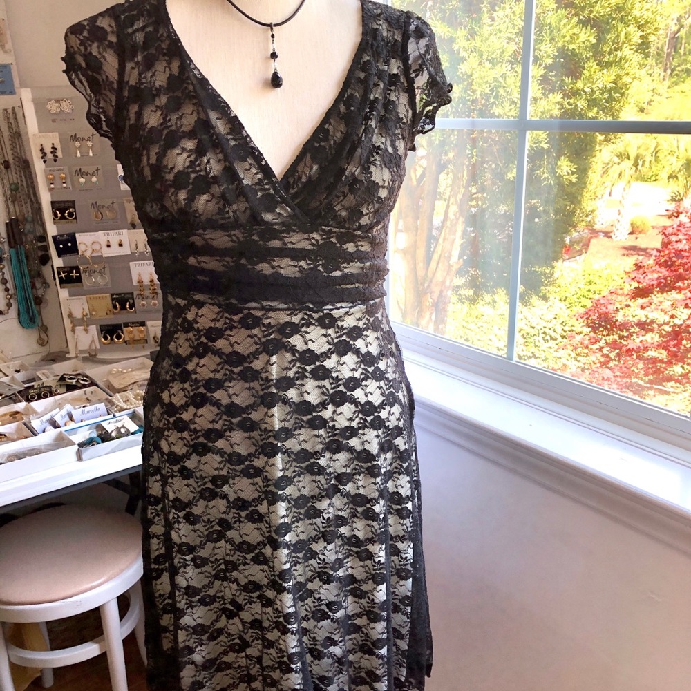 Black Lace Lined V-Neck Dress Tie Back Cap Sleeves